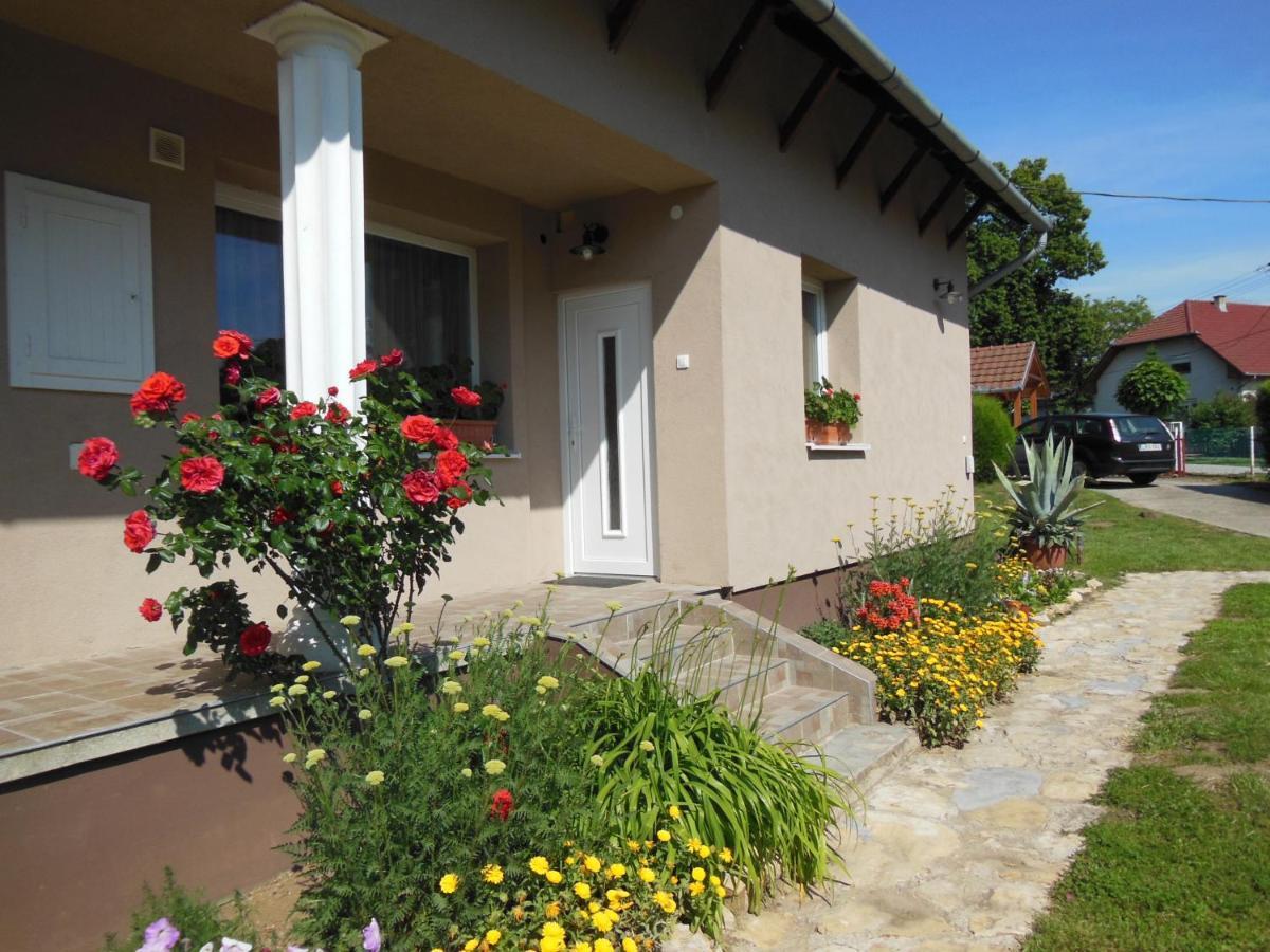 Viragos Apartman Balatonszemes Exterior photo