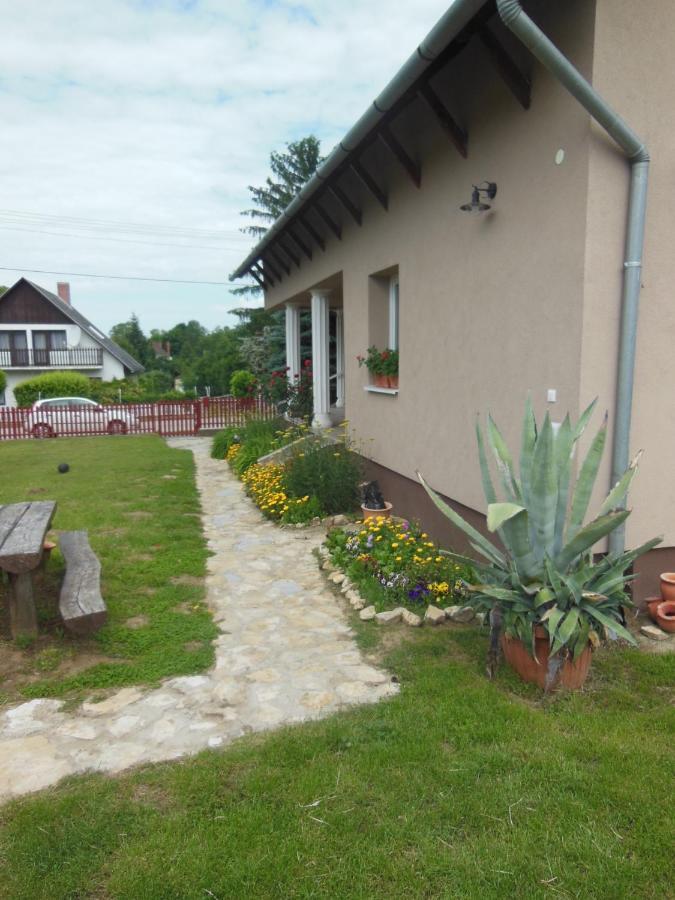 Viragos Apartman Balatonszemes Exterior photo